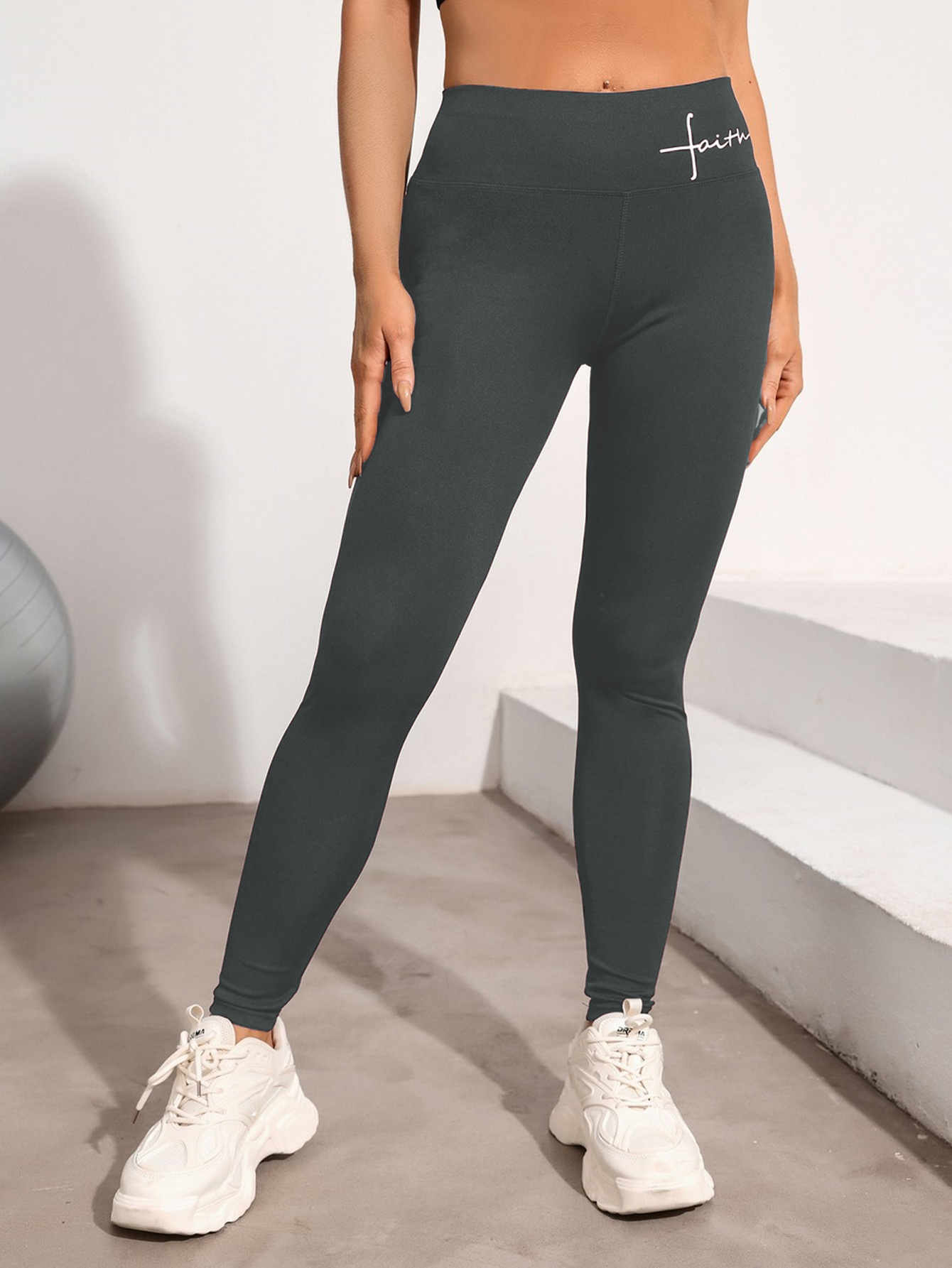 字母健身瑜伽紧身打底裤