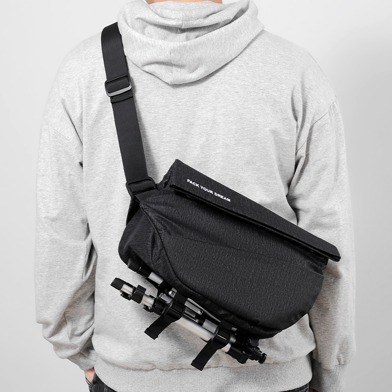 【厂家批发】潮牌机能斜挎包防水多功能胸包单肩包斜背尼龙布包