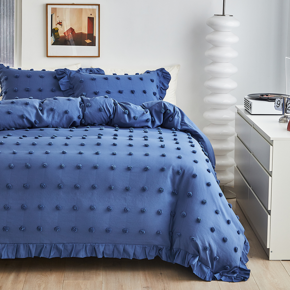 跨境速卖通床上用品工艺款纯色剪花点点毛球球荷叶边外贸三件套