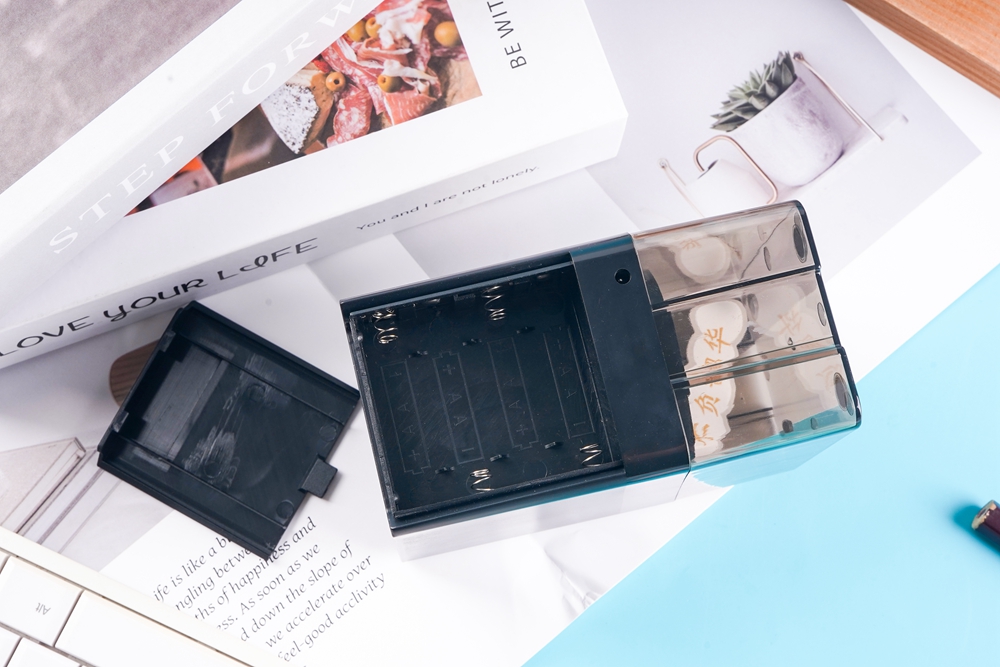 跨境私模智能全自動削筆器自主研發(fā)專利產(chǎn)品